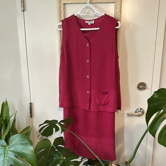 CITY WEAR | Vintage Elegant Burgendy Rayon Women's Skirt Set - Picture 2 of 16